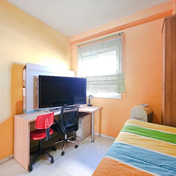 PISO ZONA CENTRO CON GARAJE Y ASCENSOR