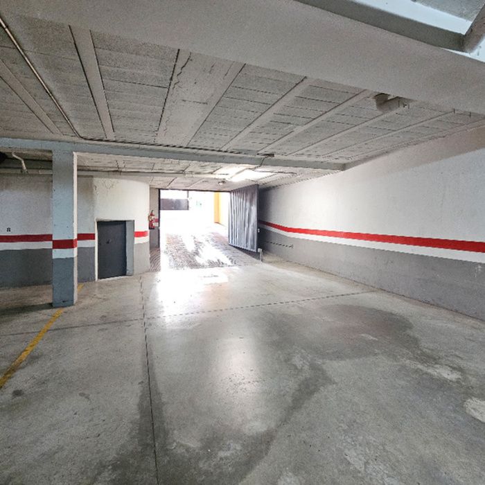 PISO ZONA CENTRO CON GARAJE Y ASCENSOR