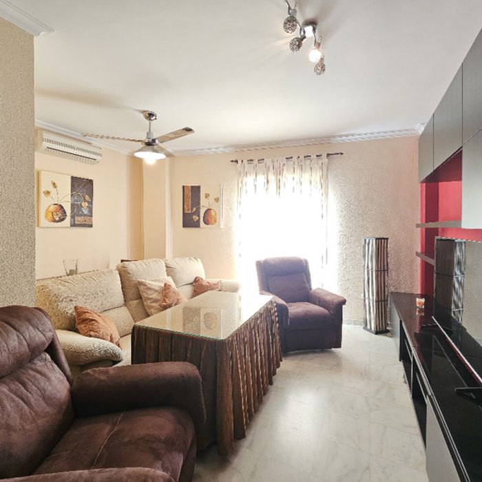 PISO ZONA CENTRO CON GARAJE Y ASCENSOR