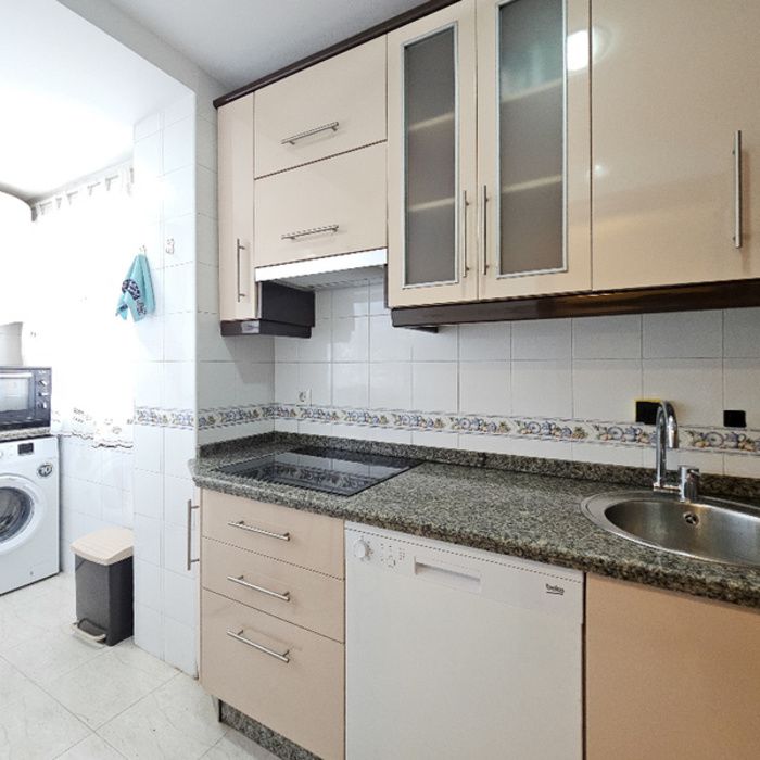 PISO ZONA CENTRO CON GARAJE Y ASCENSOR