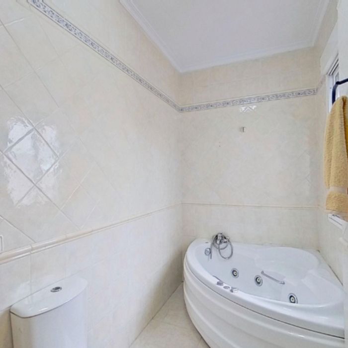 PRECIOSA CASA DE DOS PLANTA CON SÓTANO