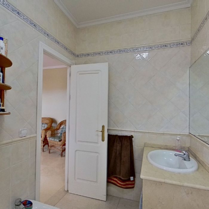 PRECIOSA CASA DE DOS PLANTA CON SÓTANO