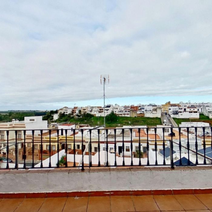 PRECIOSA CASA DE DOS PLANTA CON SÓTANO