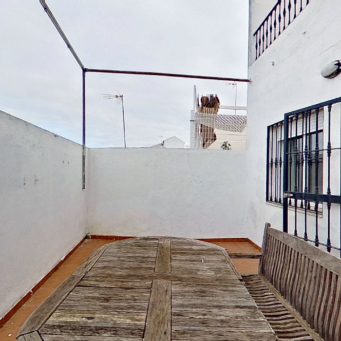 PRECIOSA CASA DE DOS PLANTA CON SÓTANO