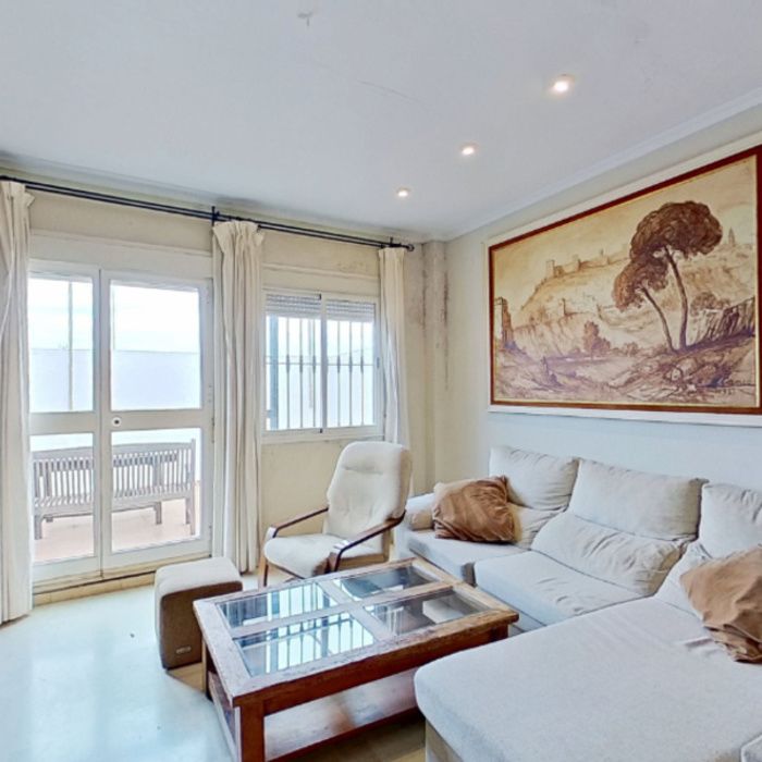 PRECIOSA CASA DE DOS PLANTA CON SÓTANO