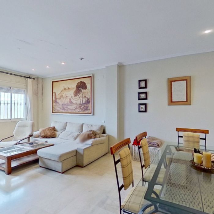 PRECIOSA CASA DE DOS PLANTA CON SÓTANO