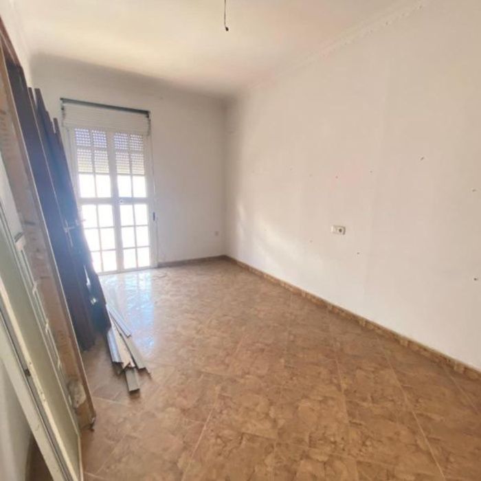 ¡EL ESPACIO QUE BUSCABAS! 134 m² CON POSIBILIDADES INFINITAS EN CALLE DR. BARRAQUER