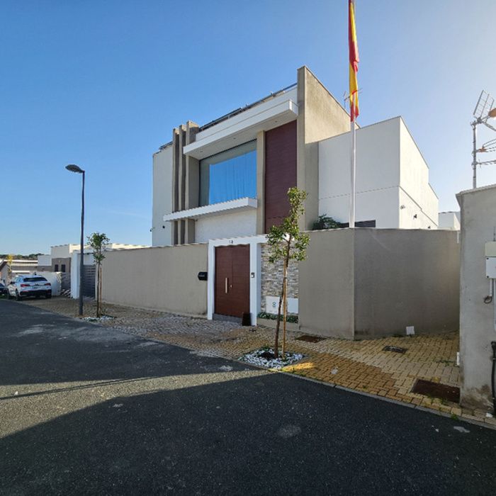 ESPECTACULAR CHALET EN ALCALÁ DE GUADAIRA