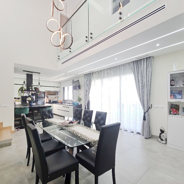 ESPECTACULAR CHALET EN ALCALÁ DE GUADAIRA