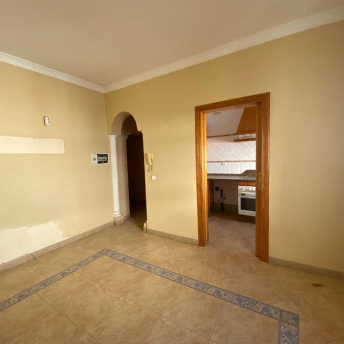 ¡OPORTUNIDAD ÚNICA EN PUJA! | PISO CON TERRAZA PRIVADA DE 56 m²