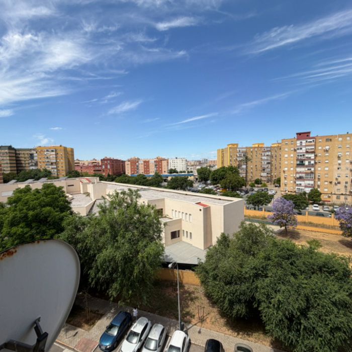 Piso Amplio con Club Social y Piscina