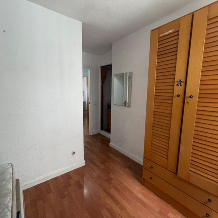 Piso Amplio con Club Social y Piscina