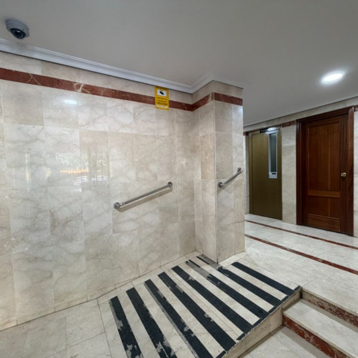 Piso Amplio con Club Social y Piscina