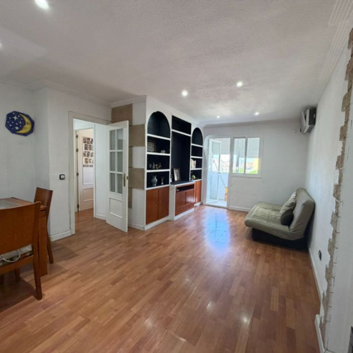 Piso Amplio con Club Social y Piscina