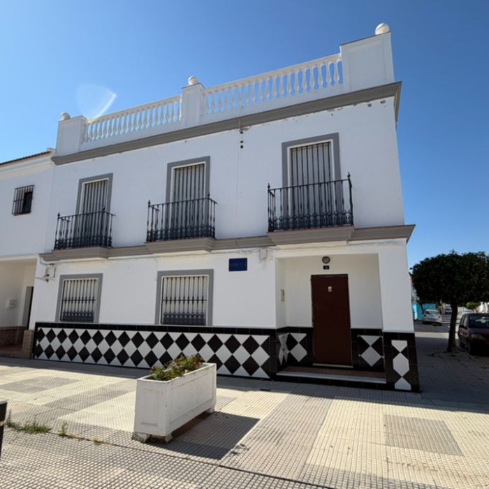 Gran Casa de Pueblo de esquina en venta en Maribáñez – ¡Sistema de Puja con Financiación 100%!