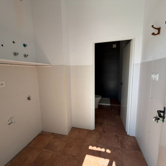 Gran Casa de Pueblo de esquina en venta en Maribáñez – ¡Sistema de Puja con Financiación 100%!