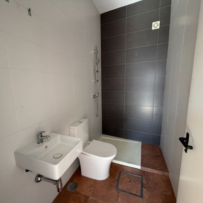 Gran Casa de Pueblo de esquina en venta en Maribáñez – ¡Sistema de Puja con Financiación 100%!