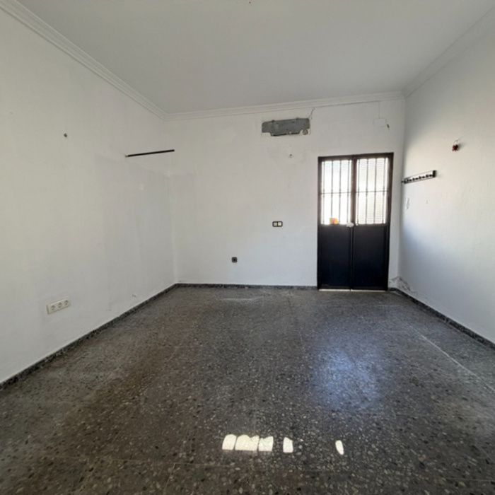 Gran Casa de Pueblo de esquina en venta en Maribáñez – ¡Sistema de Puja con Financiación 100%!