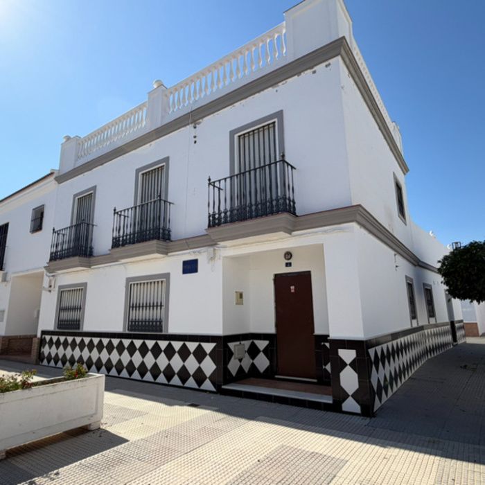 Gran Casa de Pueblo de esquina en venta en Maribáñez – ¡Sistema de Puja con Financiación 100%!
