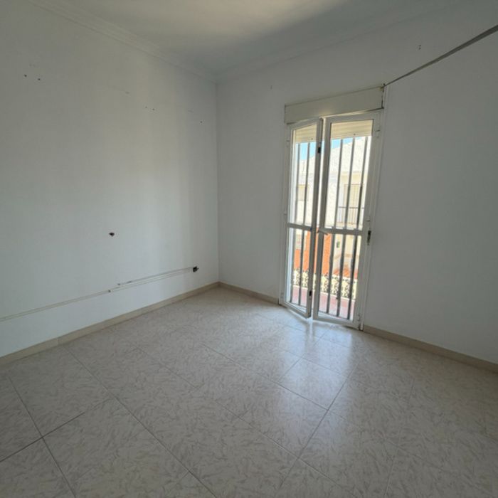 Gran Casa de Pueblo de esquina en venta en Maribáñez – ¡Sistema de Puja con Financiación 100%!