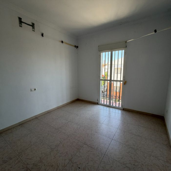 Gran Casa de Pueblo de esquina en venta en Maribáñez – ¡Sistema de Puja con Financiación 100%!