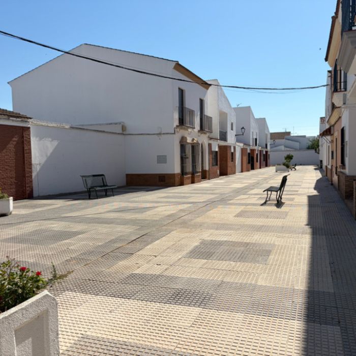 Gran Casa de Pueblo de esquina en venta en Maribáñez – ¡Sistema de Puja con Financiación 100%!