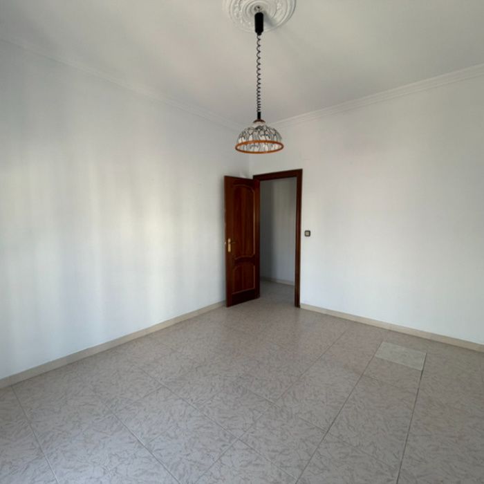 Gran Casa de Pueblo de esquina en venta en Maribáñez – ¡Sistema de Puja con Financiación 100%!