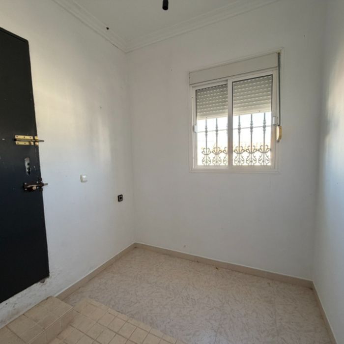Gran Casa de Pueblo de esquina en venta en Maribáñez – ¡Sistema de Puja con Financiación 100%!