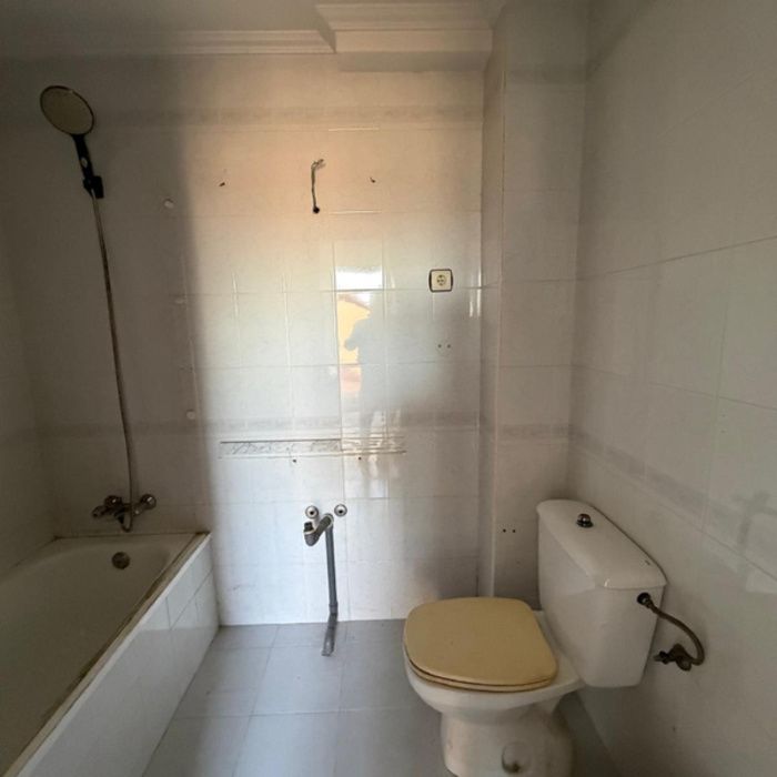 Oportunidad! Gran Dúplex muy luminoso con Terraza en Dos Hermanas (Periodo de Pujas)