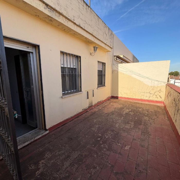 Oportunidad! Gran Dúplex muy luminoso con Terraza en Dos Hermanas (Periodo de Pujas)