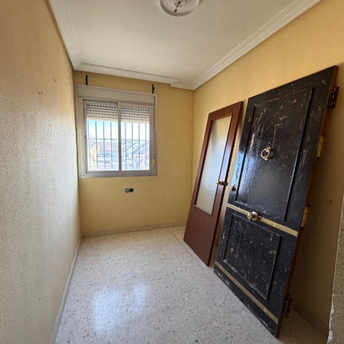Oportunidad! Gran Dúplex muy luminoso con Terraza en Dos Hermanas (Periodo de Pujas)