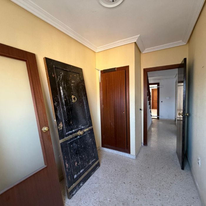 Oportunidad! Gran Dúplex muy luminoso con Terraza en Dos Hermanas (Periodo de Pujas)