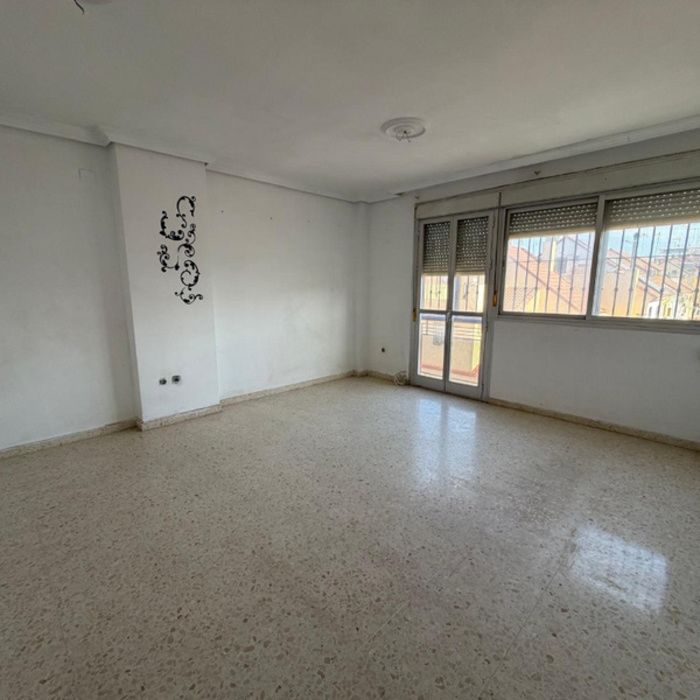 Oportunidad! Gran Dúplex muy luminoso con Terraza en Dos Hermanas (Periodo de Pujas)