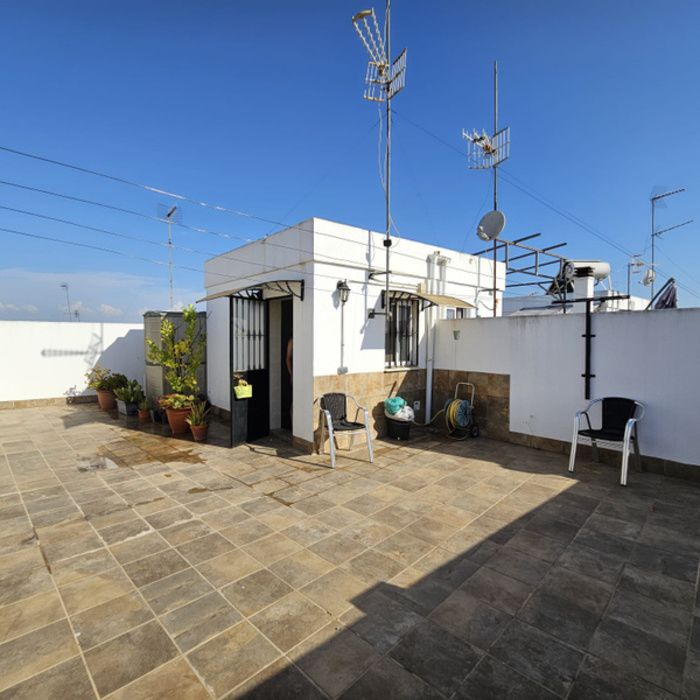 ¡Espectacular Casa en Residencial Privado en el Centro de Alcalá de Guadaíra!