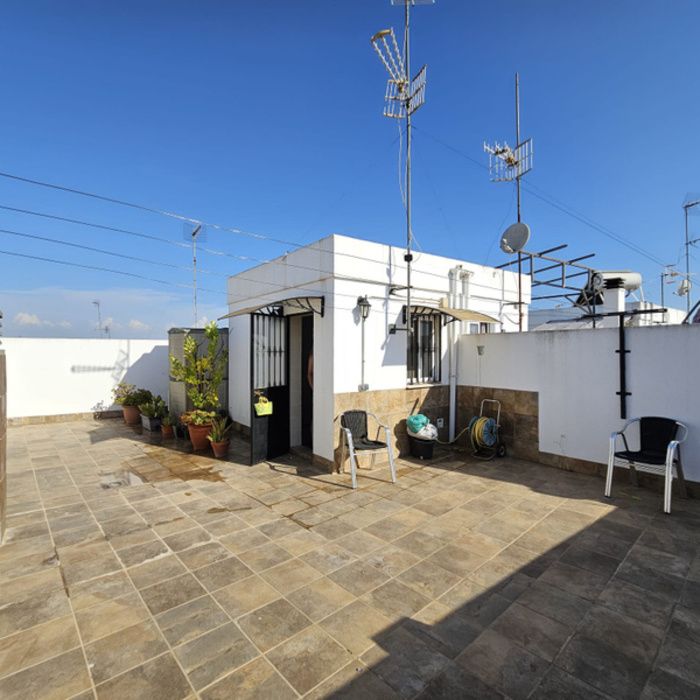 ¡Espectacular Casa en Residencial Privado en el Centro de Alcalá de Guadaíra!