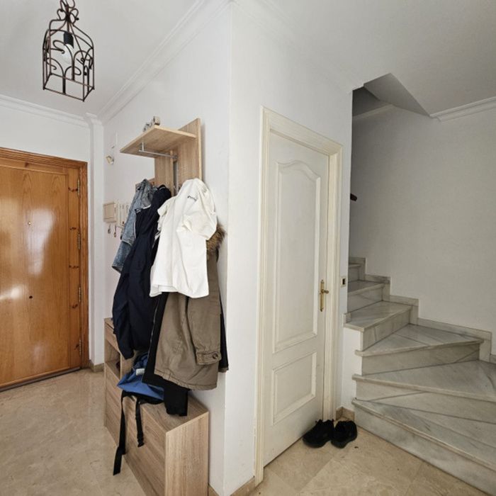 ¡Espectacular Casa en Residencial Privado en el Centro de Alcalá de Guadaíra!