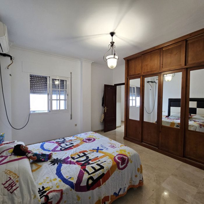 ¡Espectacular Casa en Residencial Privado en el Centro de Alcalá de Guadaíra!
