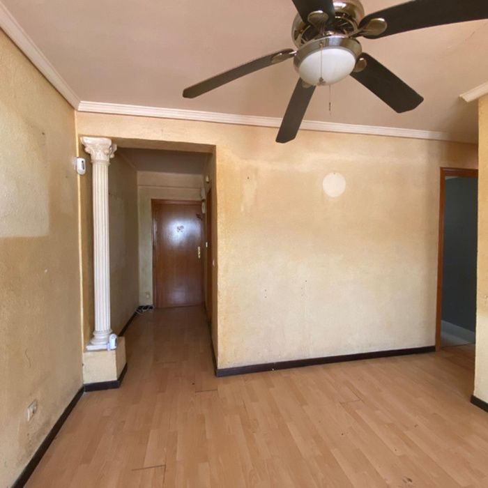 ¡Oportunidad única en Dos Hermanas! Piso con ascensor ideal para familias o inversores
