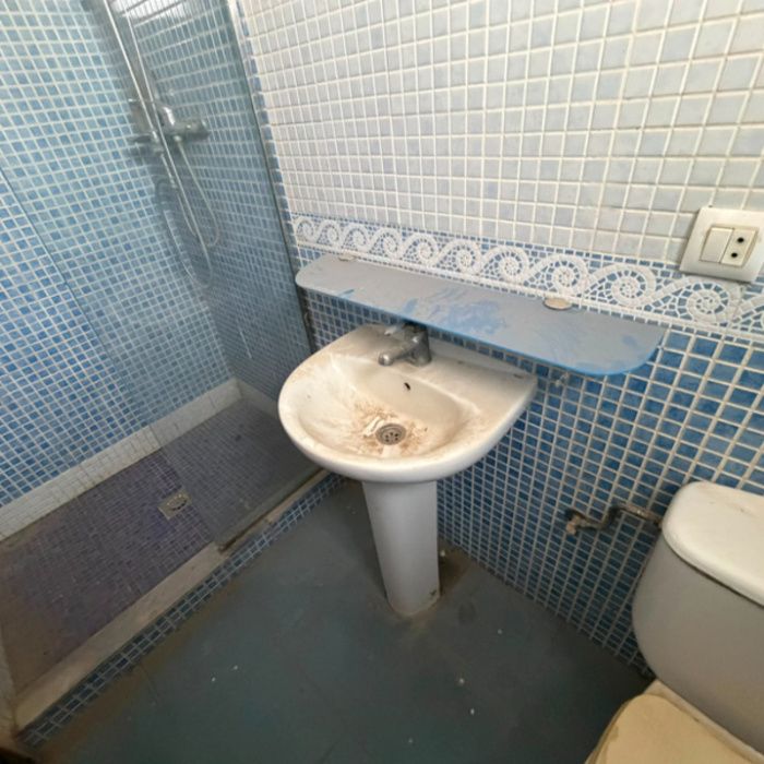 Gran oportunidad de inversión en Villaverde del Río! Casa con patio y terraza por 63.400 €