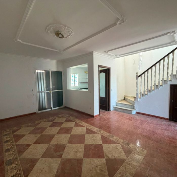 Gran oportunidad de inversión en Villaverde del Río! Casa con patio y terraza por 63.400 €