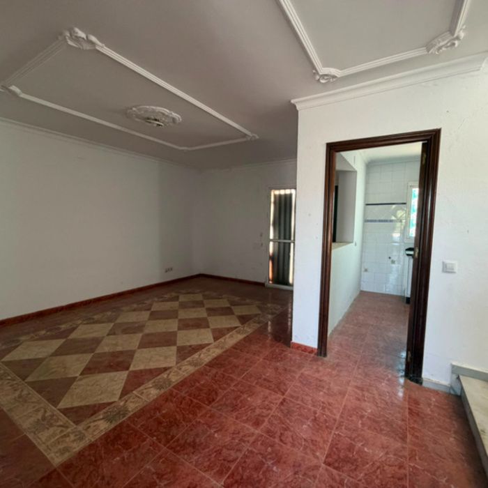 Gran oportunidad de inversión en Villaverde del Río! Casa con patio y terraza por 63.400 €