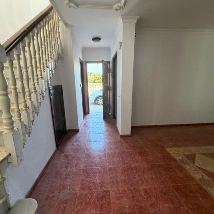 Gran oportunidad de inversión en Villaverde del Río! Casa con patio y terraza por 63.400 €