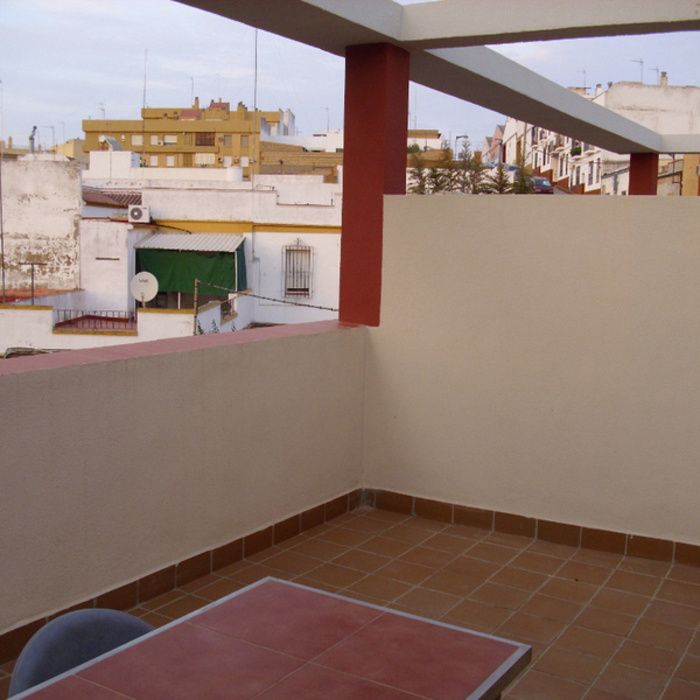 ATICO TOTALMENTE AMUEBLADO CON TERRAZA DE 25 METROS
