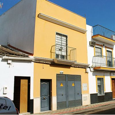 CASA DE RECIENTE CONSTRUCCION