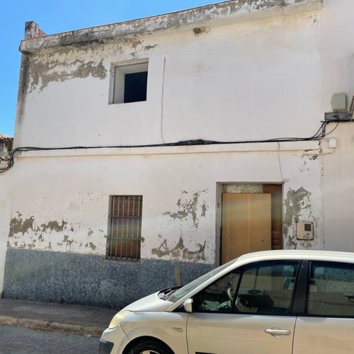 REFORMA Y VIVE EN LA MEJOR ZONA DE SANTIPONCE