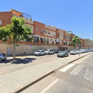 LOCAL COMERCIAL EN BRUTO EN AVENIDA DE DOS HERMANAS