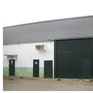Oportunidad de Inversión: Amplia Nave Industrial en Polígono Fuente del Rey Bellavista.