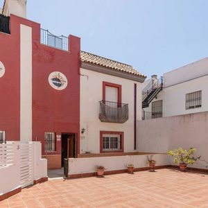 CASA DE 3 DORMITORIOS EN DOS HERMANAS