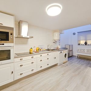 CASA TOTALMENTE REFORMADA EN BARRIADA SAN AGUSTIN