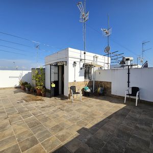 ¡Espectacular Casa en Residencial Privado en el Centro de Alcalá de Guadaíra!